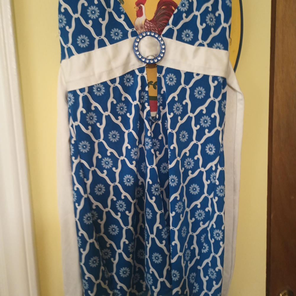 Blue and White Patterned Dress with Decorative Buckle